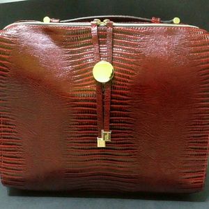 NWOT Estēe Lauder Red Makeup Traveling Case Bag